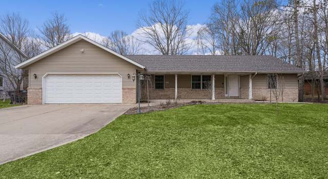Photo of 381 Quarterline St, Newaygo, MI 49337