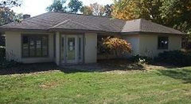 Photo of 25237 Harris St, Edwardsburg, MI 49112