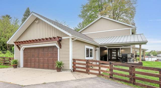 Photo of 16 Circle Dr, Fruitport, MI 49415
