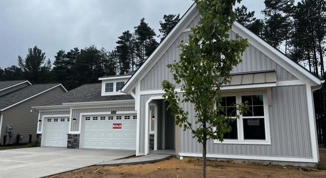 Photo of 17409 Baltrusol Dr, Spring Lake, MI 49456