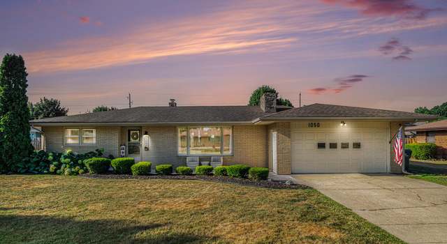 Photo of 1050 S Trail Ln, Saint Joseph, MI 49085