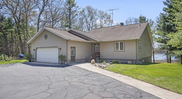 Photo of 1087 Shore Walk Ln, Whitehall, MI 49461
