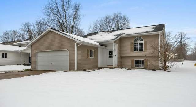 Photo of 761 Cloverdale Ave NW, Grand Rapids, MI 49534