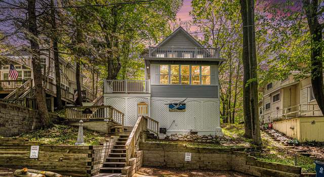 Photo of 40 Edwards Ave, Grand Haven, MI 49417