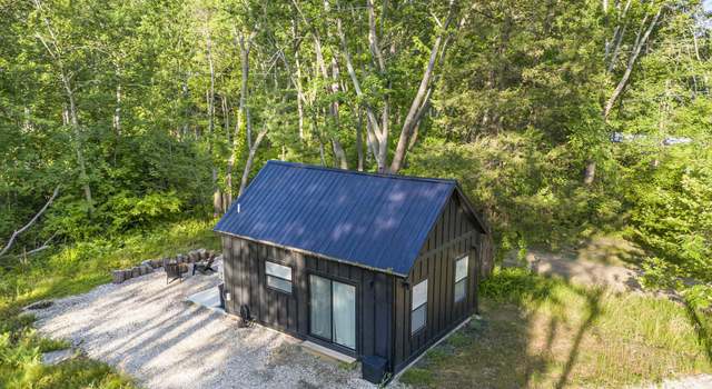 Photo of 7396 N North Shore Dr, South Haven, MI 49090