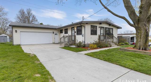 Photo of 125 Highland Dr, Rockford, MI 49341