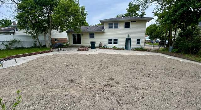 Photo of 2200 Rossiter Pl, Lansing, MI 48911