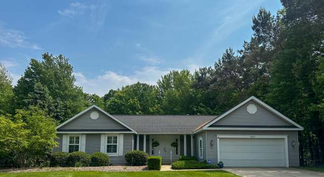 Photo of 16600 Pine Dunes Ct, Grand Haven, MI 49417