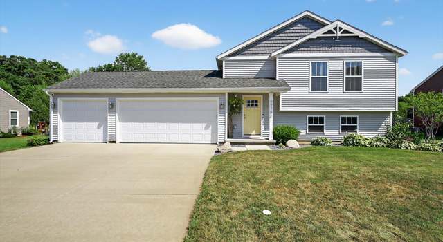 Photo of 69763 Fox Xing, Edwardsburg, MI 49112