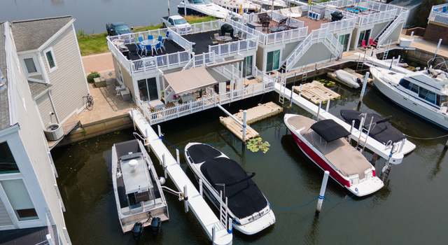 Photo of 10 Harbor Isle Dr, New Buffalo, MI 49117