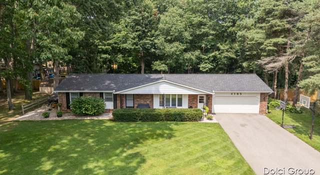 Photo of 4193 Crestlane Dr, Hudsonville, MI 49426