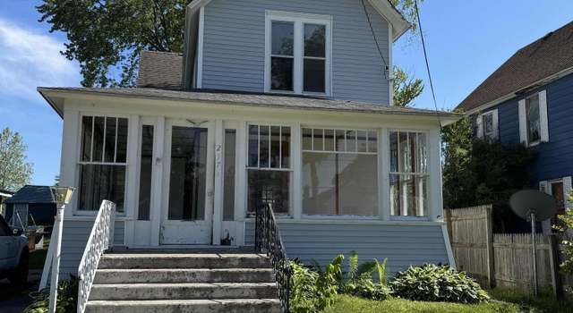 Photo of 217 W St Joseph St, Watervliet, MI 49098