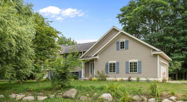 Photo of 9720 Young Ave NE, Rockford, MI 49341