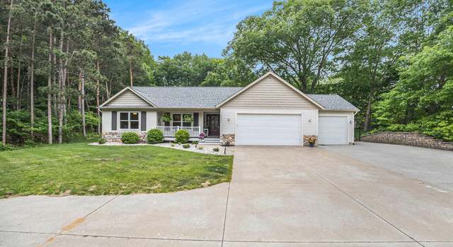 Photo of 18440 Iroquois Dr, Spring Lake, MI 49456