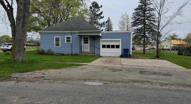 Photo of 335 Emory St, Howard City, MI 49329