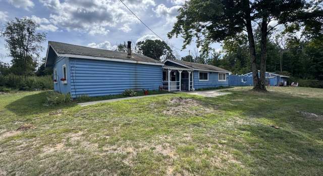 Photo of 1626 E Van Buren St, White Cloud, MI 49349