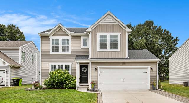 Photo of 1007 Pinewood Dr, Greenville, MI 48838