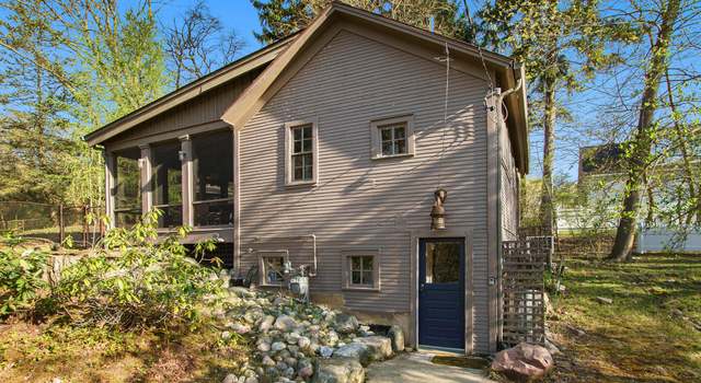 Photo of 350 Ferry St, Douglas, MI 49406