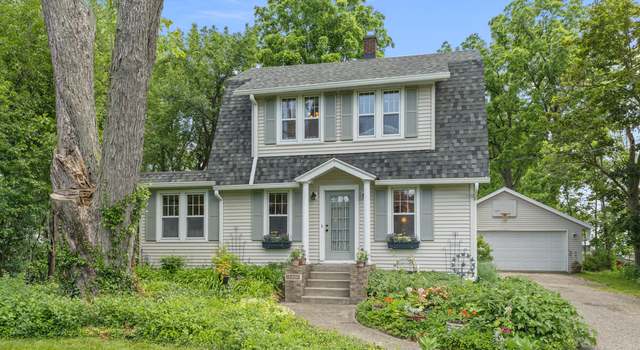 Photo of 140 Lakeside Dr NE, Grand Rapids, MI 49503