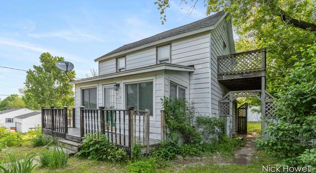 Photo of 914 James St, Belding, MI 48809