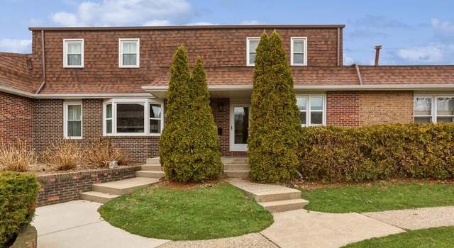 Photo of 2571 Stratford Dr #114, St. Joseph, MI 49085