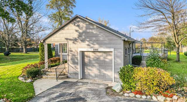 Photo of 1505 12 Mile Rd NW, Sparta, MI 49345