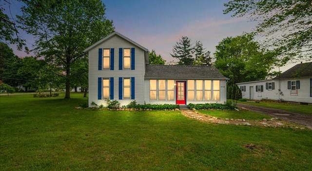 Photo of 371 Park St, Coloma, MI 49038
