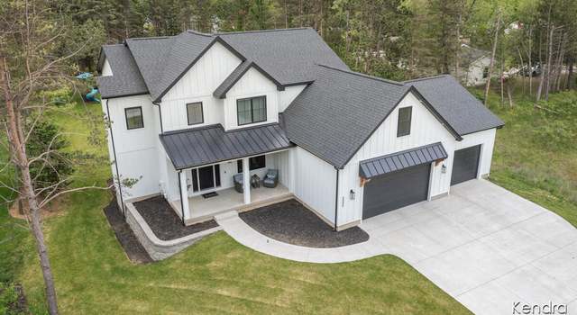 Photo of 6080 Coventry Woods Dr, Belmont, MI 49306