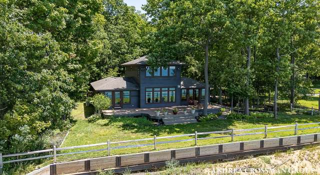 Property at 1228 Shore Crest Dr, South Haven, MI 49090, 4 beds, 3 baths