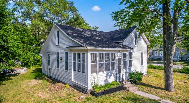 Photo of 1044 Kenneth St, Muskegon, MI 49442