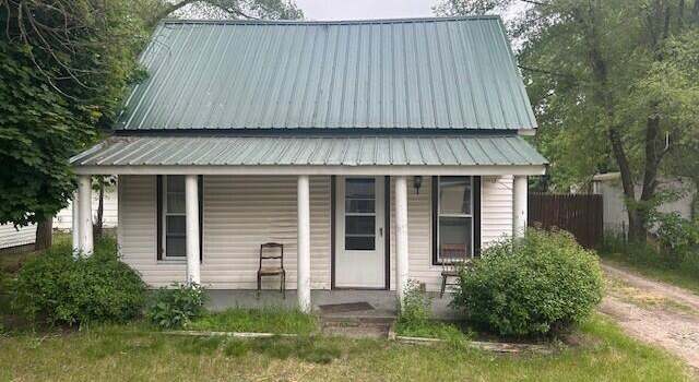 Photo of 844 N Oak St, Evart, MI 49631