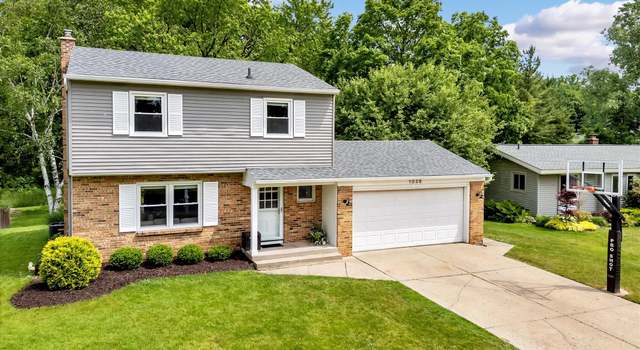 Photo of 1038 N Hampton Dr NE, Grand Rapids, MI 49505