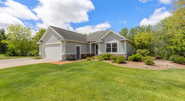 Photo of 4122 Autumn Crest Dr, Hamilton, MI 49419