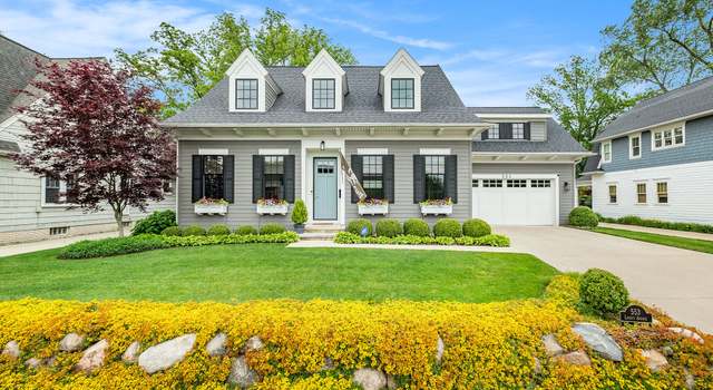 Photo of 553 Lovett Ave SE, East Grand Rapids, MI 49506