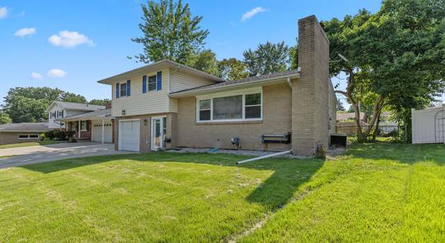 Photo of 2200 Rossiter Pl Pl, Lansing, MI 48911