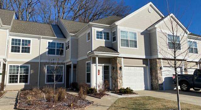 Photo of 530 N Fieldstone Cir, Chelsea, MI 48118