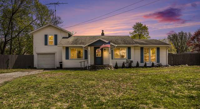 Photo of 206 N Fountain St, Marshall, MI 49068