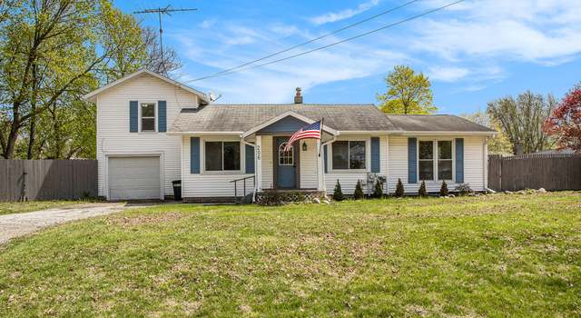 Photo of 206 N Fountain St, Marshall, MI 49068
