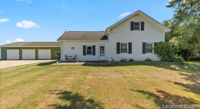 Photo of 4724 15 Mile Rd NW, Kent City, MI 49330