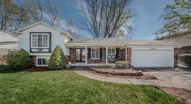 Photo of 37645 Hillcrest Dr, Wayne, MI 48184