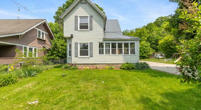 Photo of 1391 Belleview Dr, Ionia, MI 48846