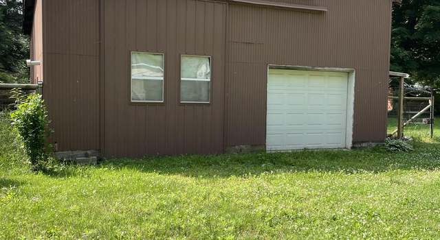 Photo of 25035 Maple St, Edwardsburg, MI 49112
