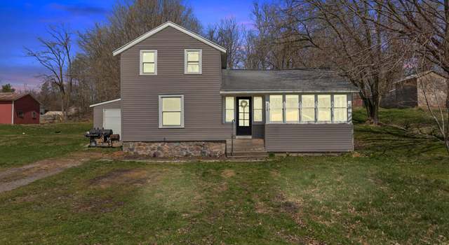 Photo of 228 E Railroad St, Muir, MI 48860