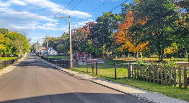 Photo of 747 Alexander St SE, Grand Rapids, MI 49507