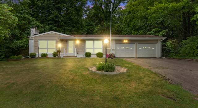 Photo of 180 S Lake Doster Dr, Plainwell, MI 49080