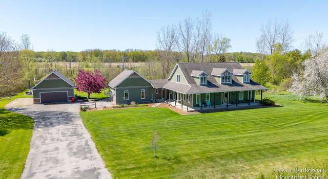 Photo of 242 Sherman Blvd, Kent City, MI 49330
