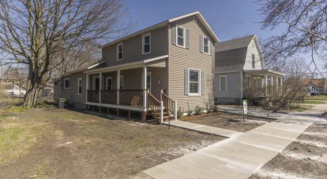 Photo of 825 Pennoyer Ave, Grand Haven, MI 49417