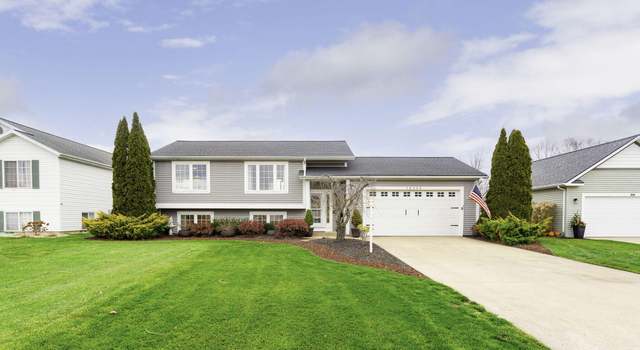 Photo of 10259 Lynwood Ln, Zeeland, MI 49464