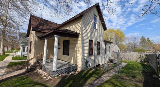 Photo of 411 Mckee St, Manistee, MI 49660
