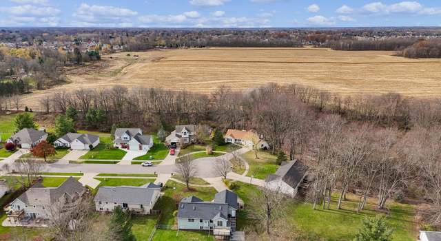 Photo of 2174 Lamont Ct NW, Grand Rapids, MI 49534